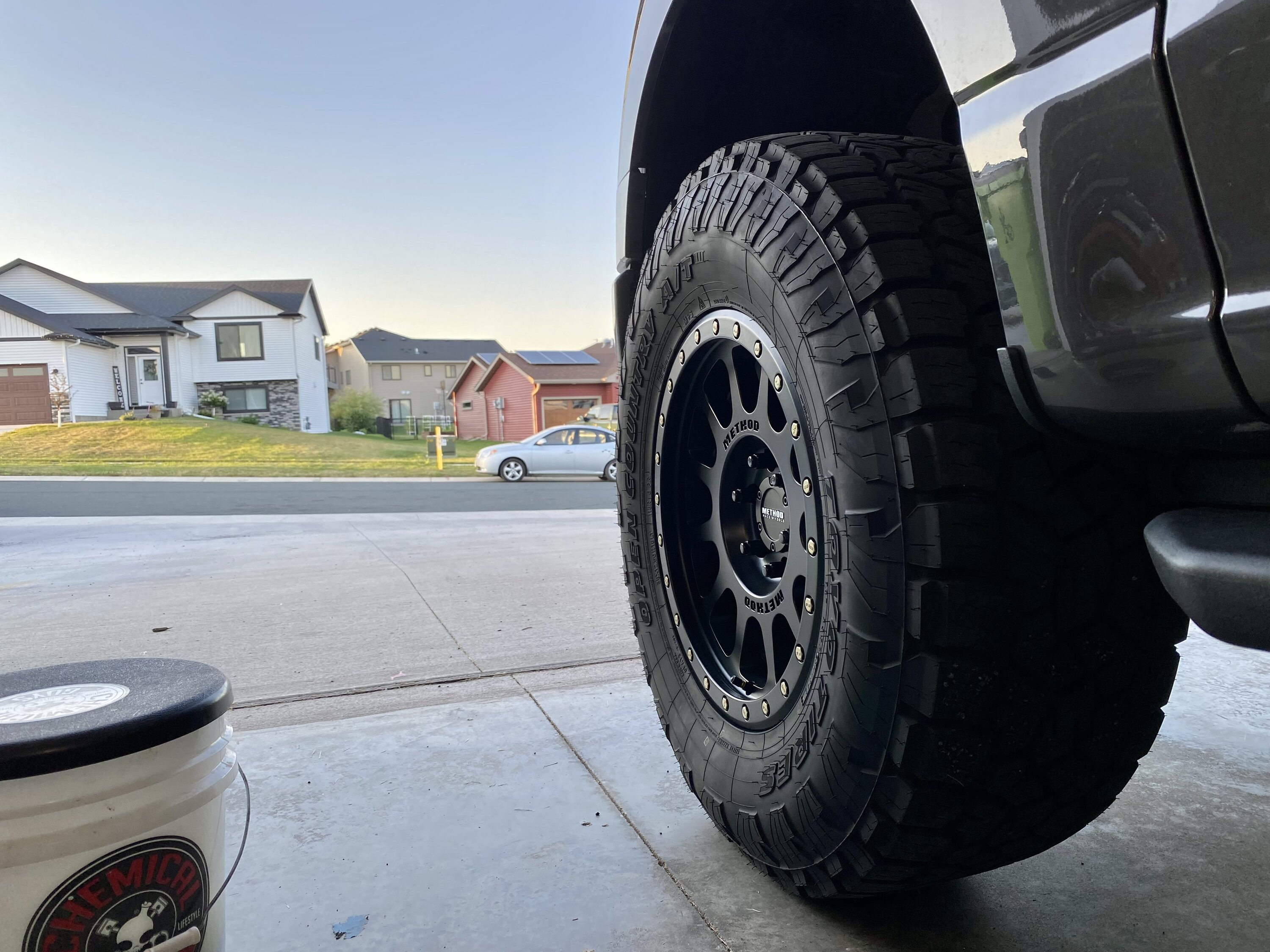 photo 2 Ford F-150 custom wheels 18x9.0, ET +18, tire size 35X12.5 R18. x ET