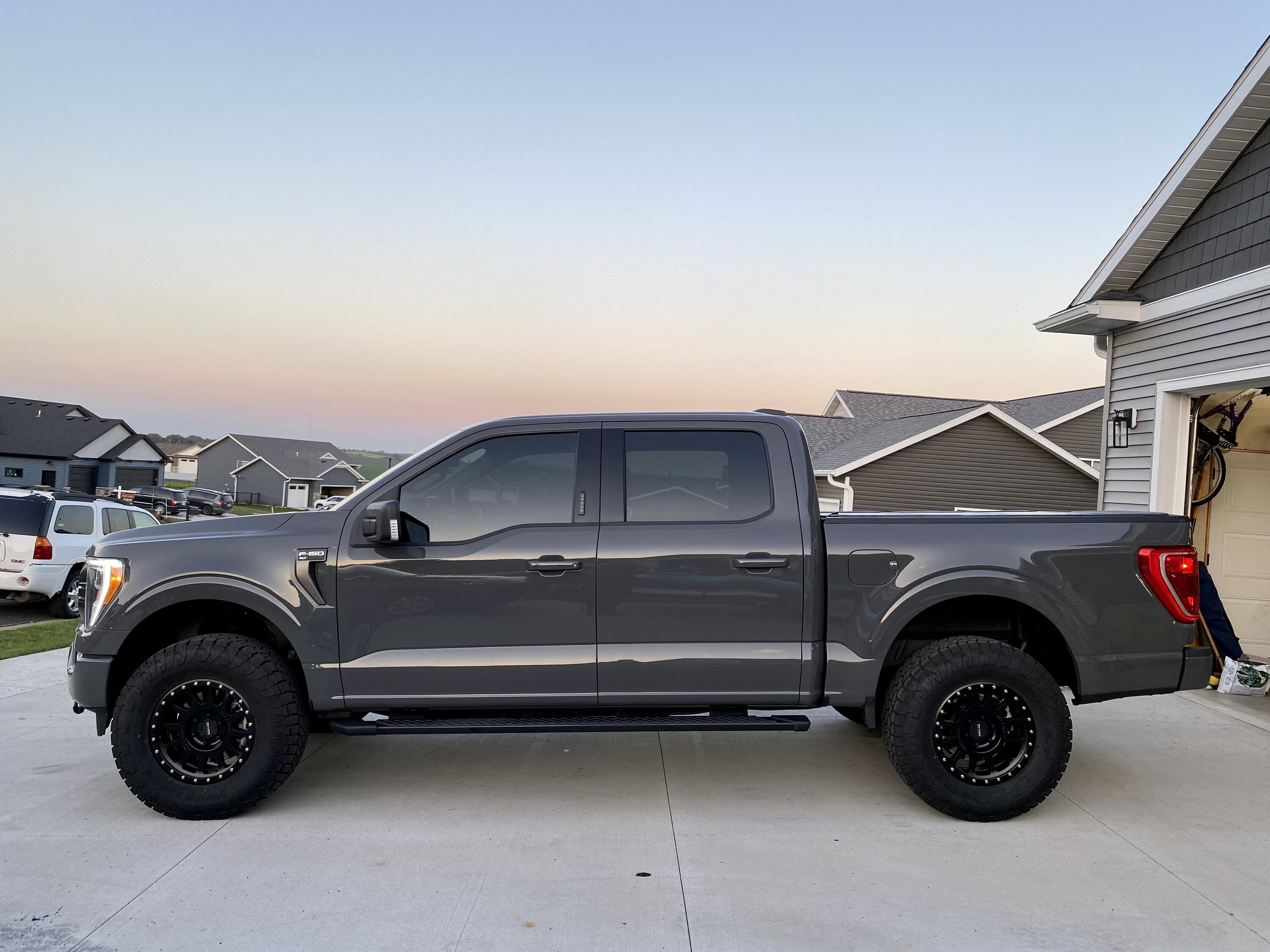 photo 5 Ford F-150 custom wheels 18x9.0, ET +18, tire size 35X12.5 R18. x ET