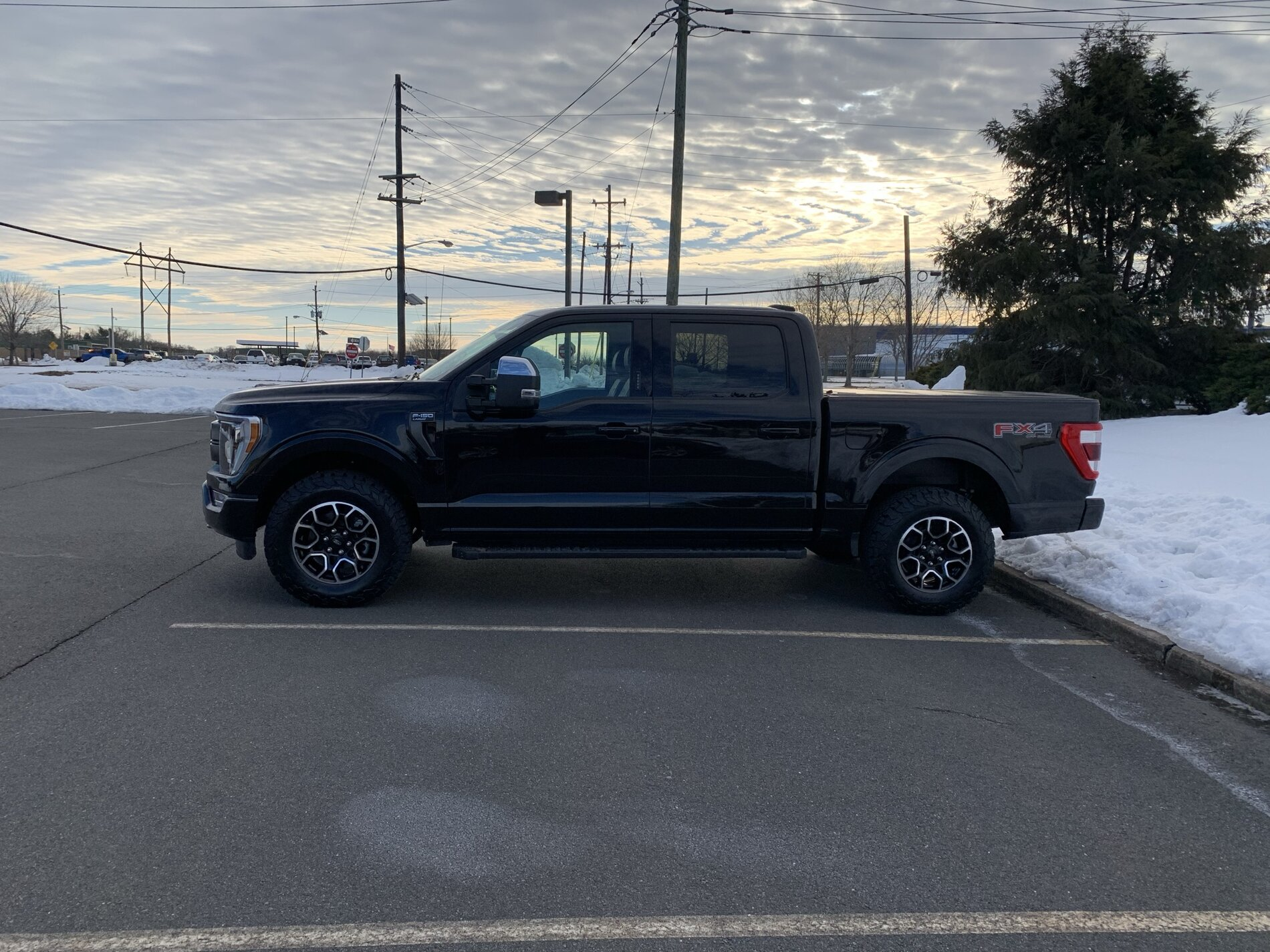 photo 1 Ford F-150 custom wheels  Factory Lariat Sport Wheels A/T Tires FX4 Expedition 2021 18x, ET , tire size 275/70 R18. x ET 