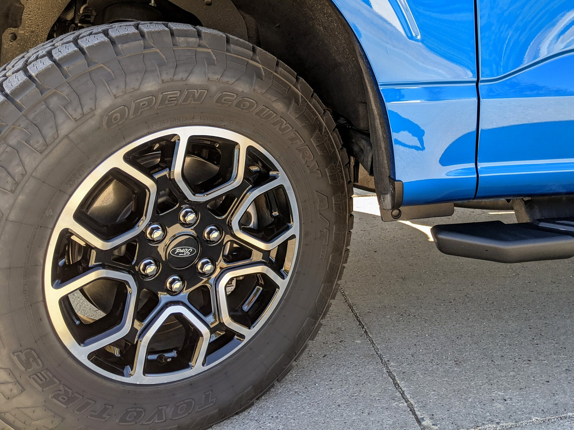 photo 7 Ford F-150 custom wheels  Factory Lariat Sport Wheels A/T Tires FX4 Expedition 2021 18x, ET , tire size 275/70 R18. x ET 
