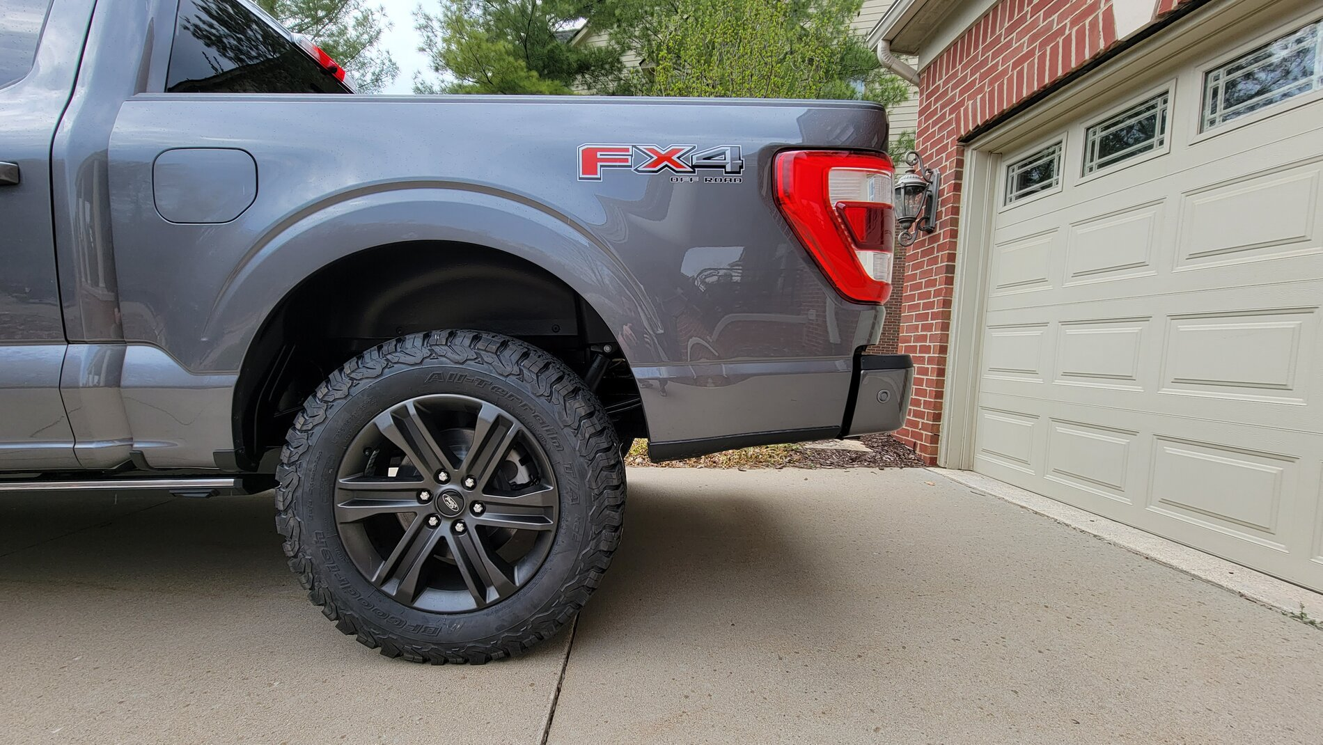 photo 2 Ford F-150 custom wheels   20x, ET , tire size 275/65 R20. x ET 
