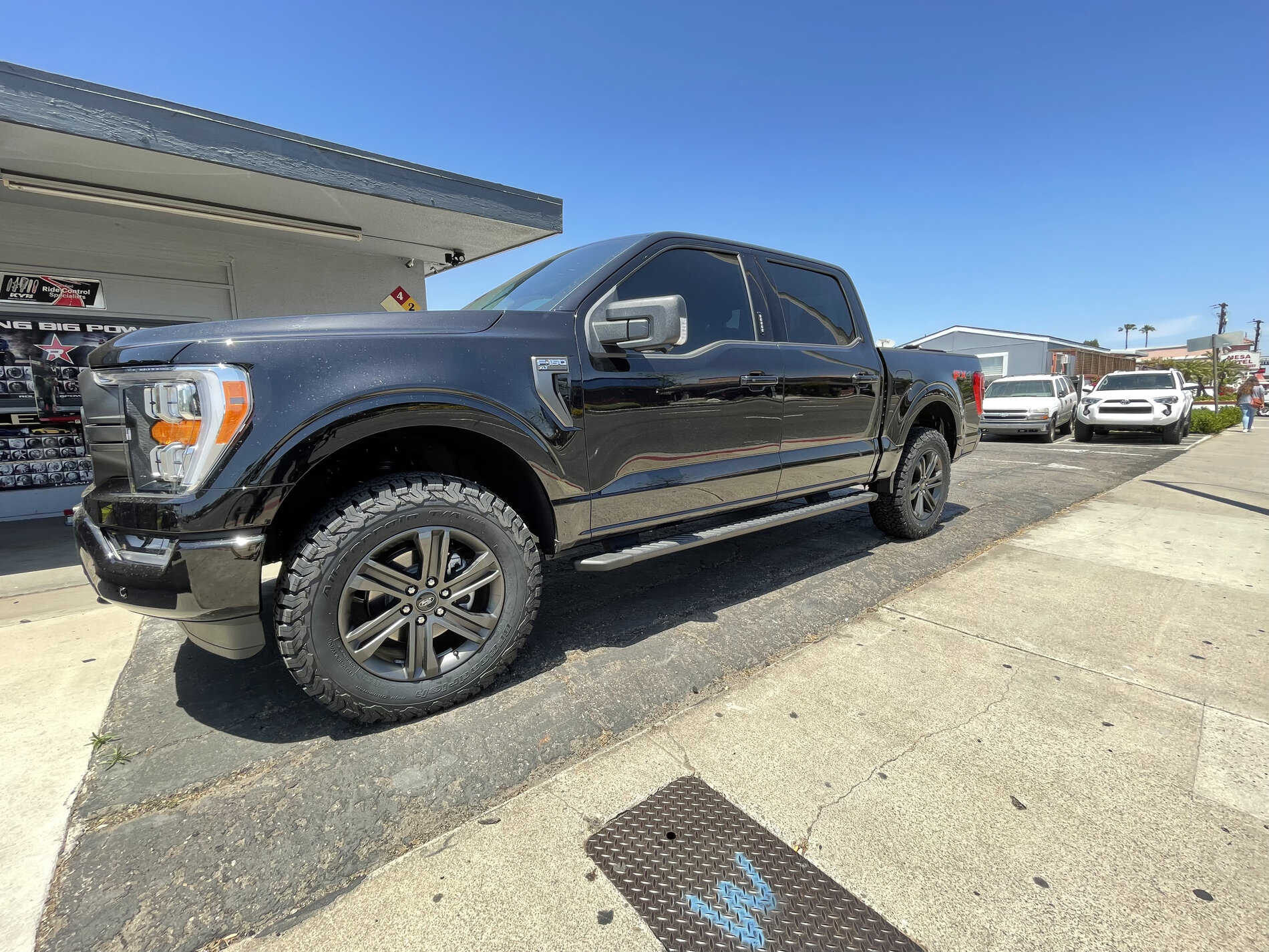 photo 1 Ford F-150 custom wheels   20x, ET , tire size 285/65 R20. x ET 
