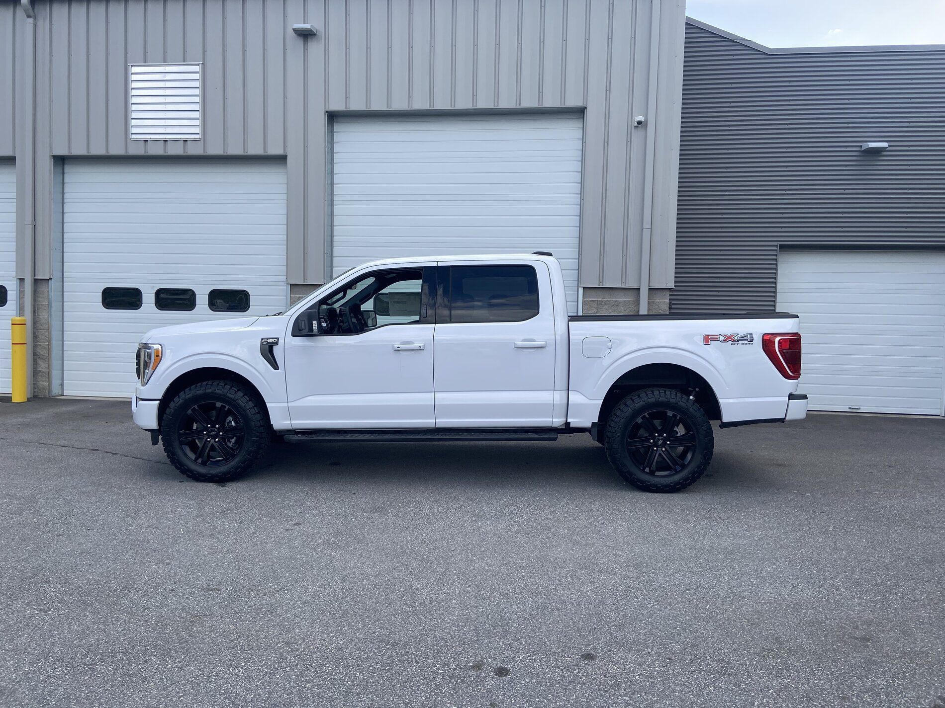 photo 1 Ford F-150 custom wheels  Powder Coat Dark Grey Takeoffs 20x, ET , tire size 275/65 R20. x ET 