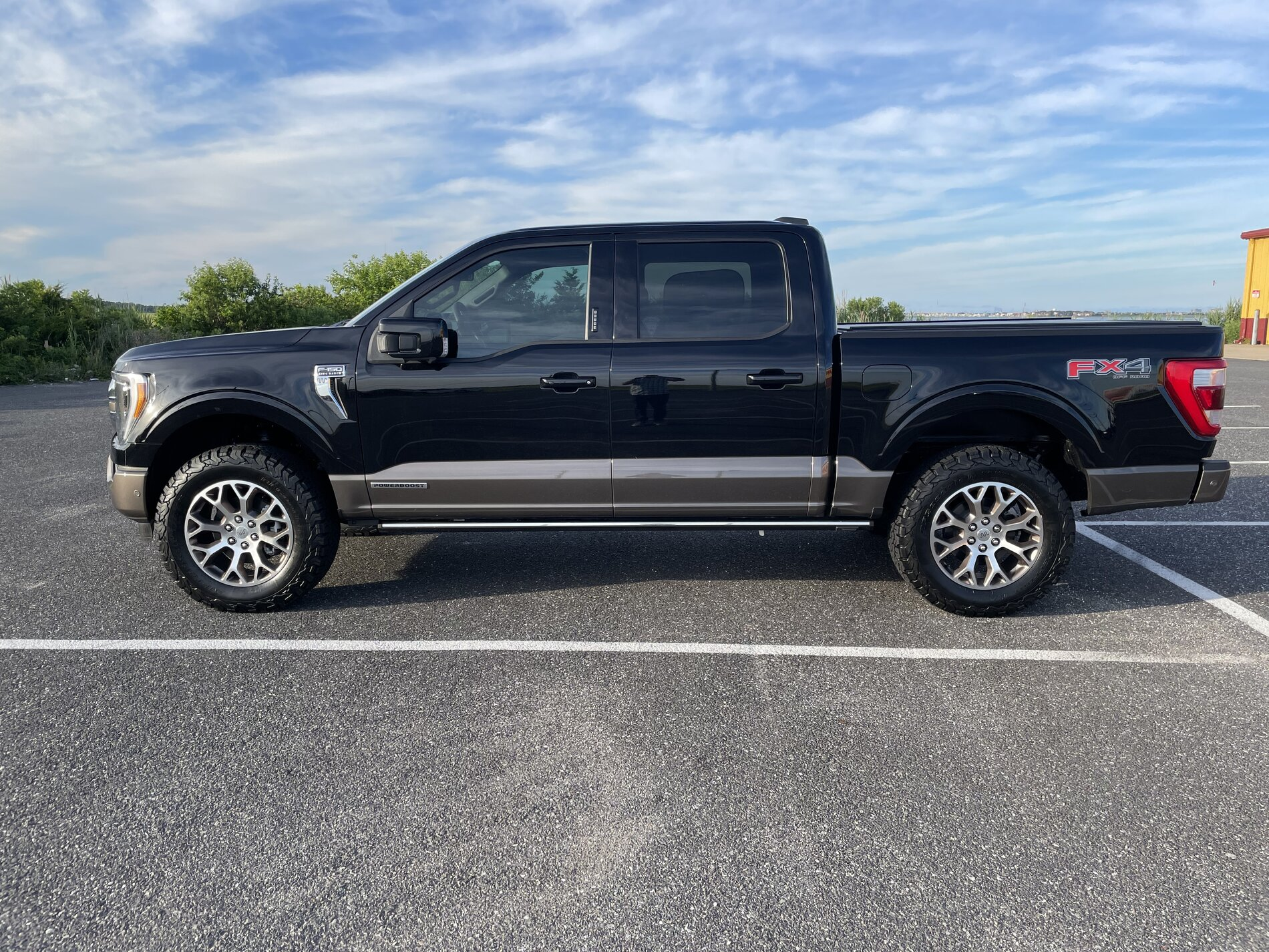 photo 1 Ford F-150 custom wheels   20x, ET , tire size 285/60 R20. x ET 