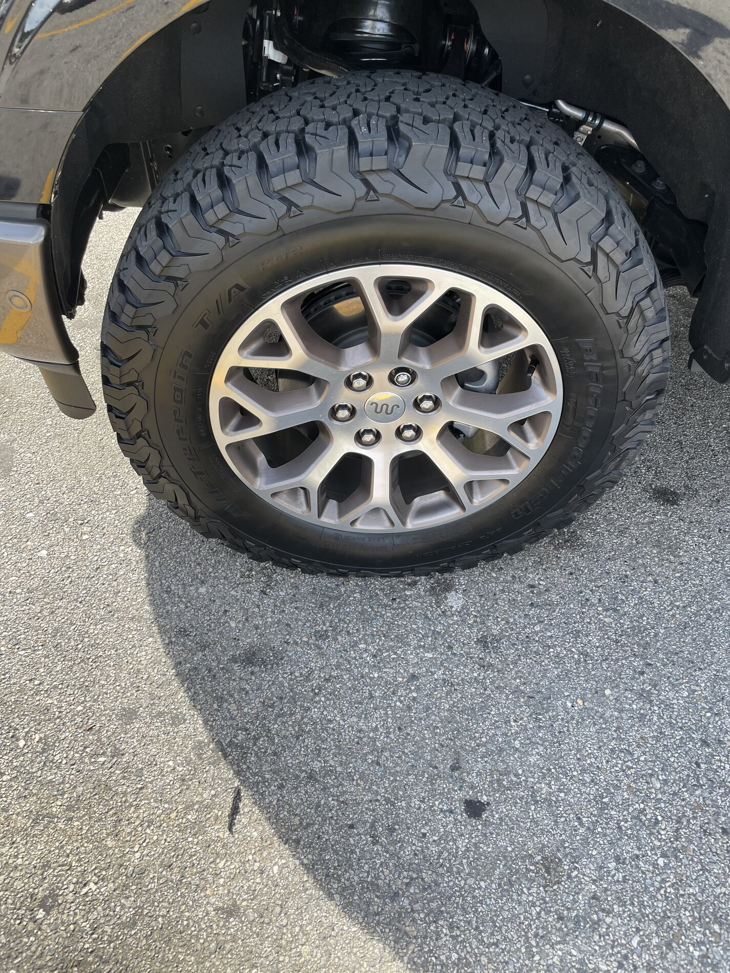 photo 2 Ford F-150 custom wheels   20x, ET , tire size 285/60 R20. x ET 