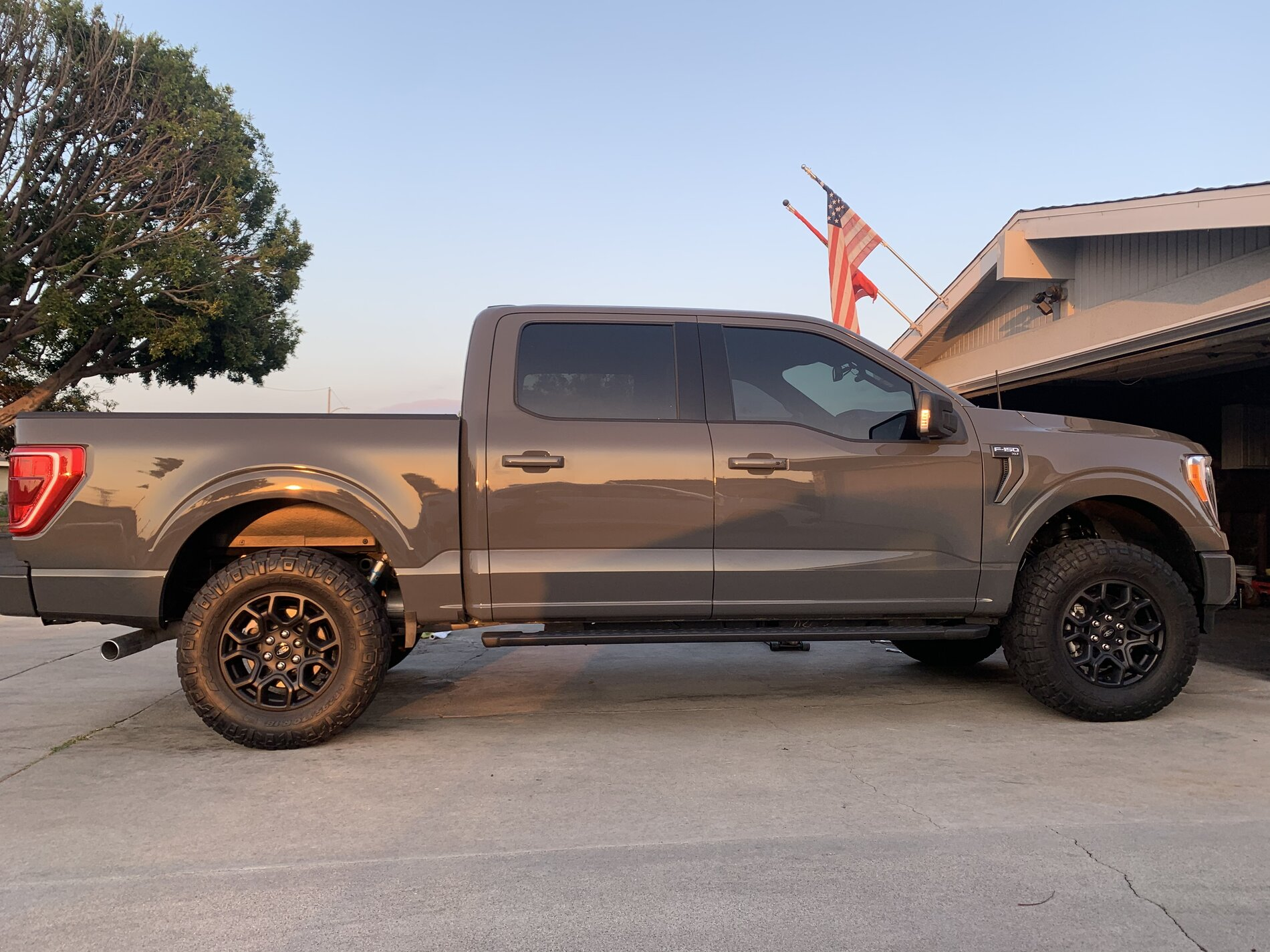 photo 1 Ford F-150 custom wheels   18x, ET , tire size 295/70 R18. x ET 