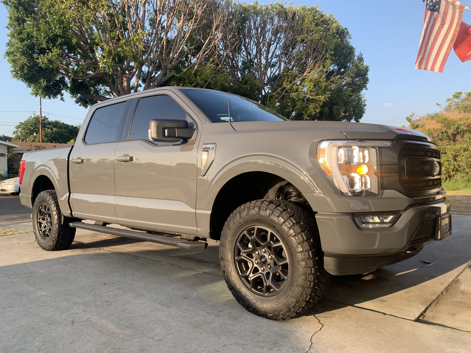 photo 3 Ford F-150 custom wheels   18x, ET , tire size 295/70 R18. x ET 