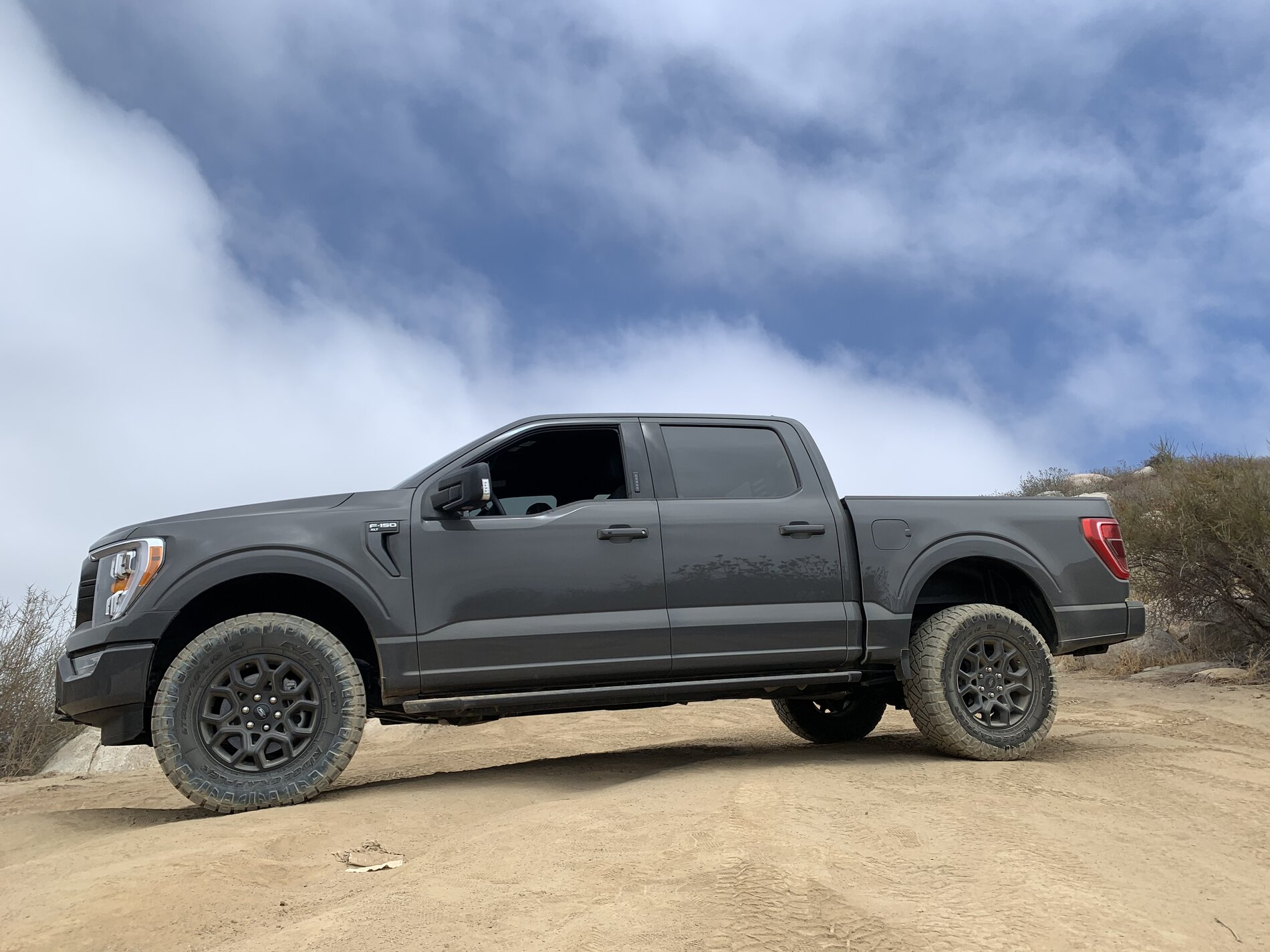 photo 4 Ford F-150 custom wheels   18x, ET , tire size 295/70 R18. x ET 
