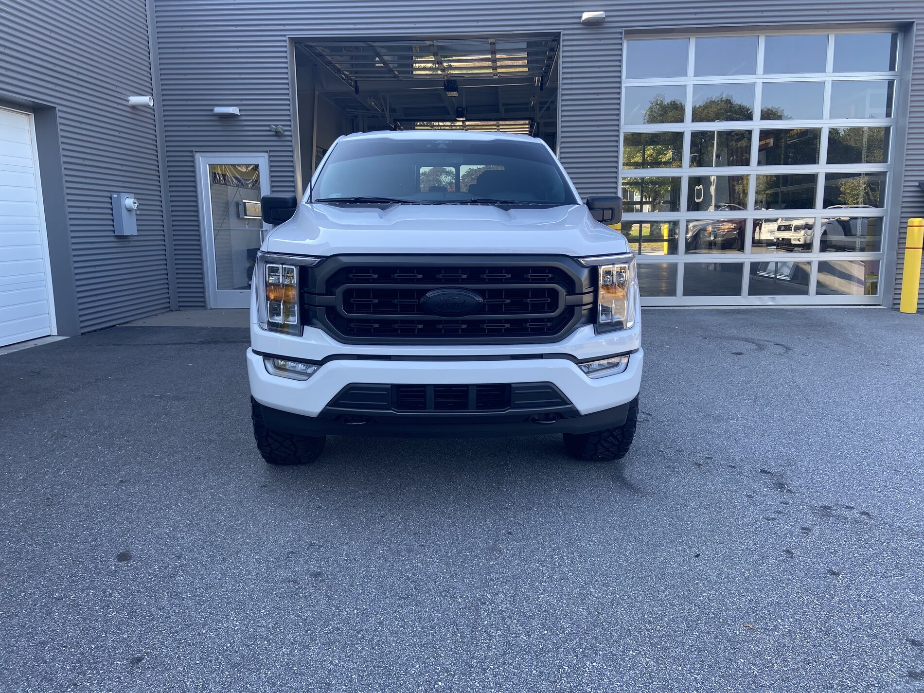 photo 6 Ford F-150 custom wheels  Factory Lariat Sport Wheels A/T Tires FX4 Expedition 2021 18x, ET , tire size 35X12.5 R18. x ET 