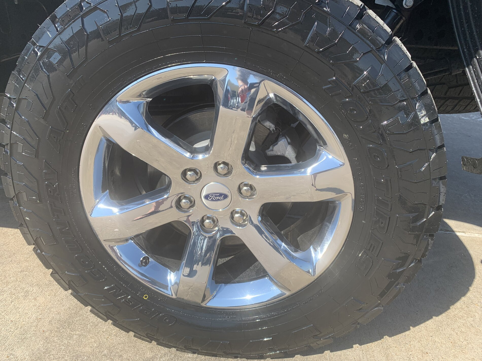 photo 2 Ford F-150 custom wheels   20x, ET , tire size 35X12.5 R20. x ET 