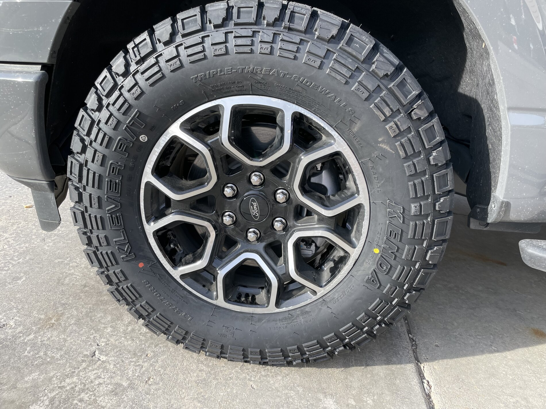 photo 2 Ford F-150 custom wheels   18x, ET , tire size 275/70 R18. x ET 