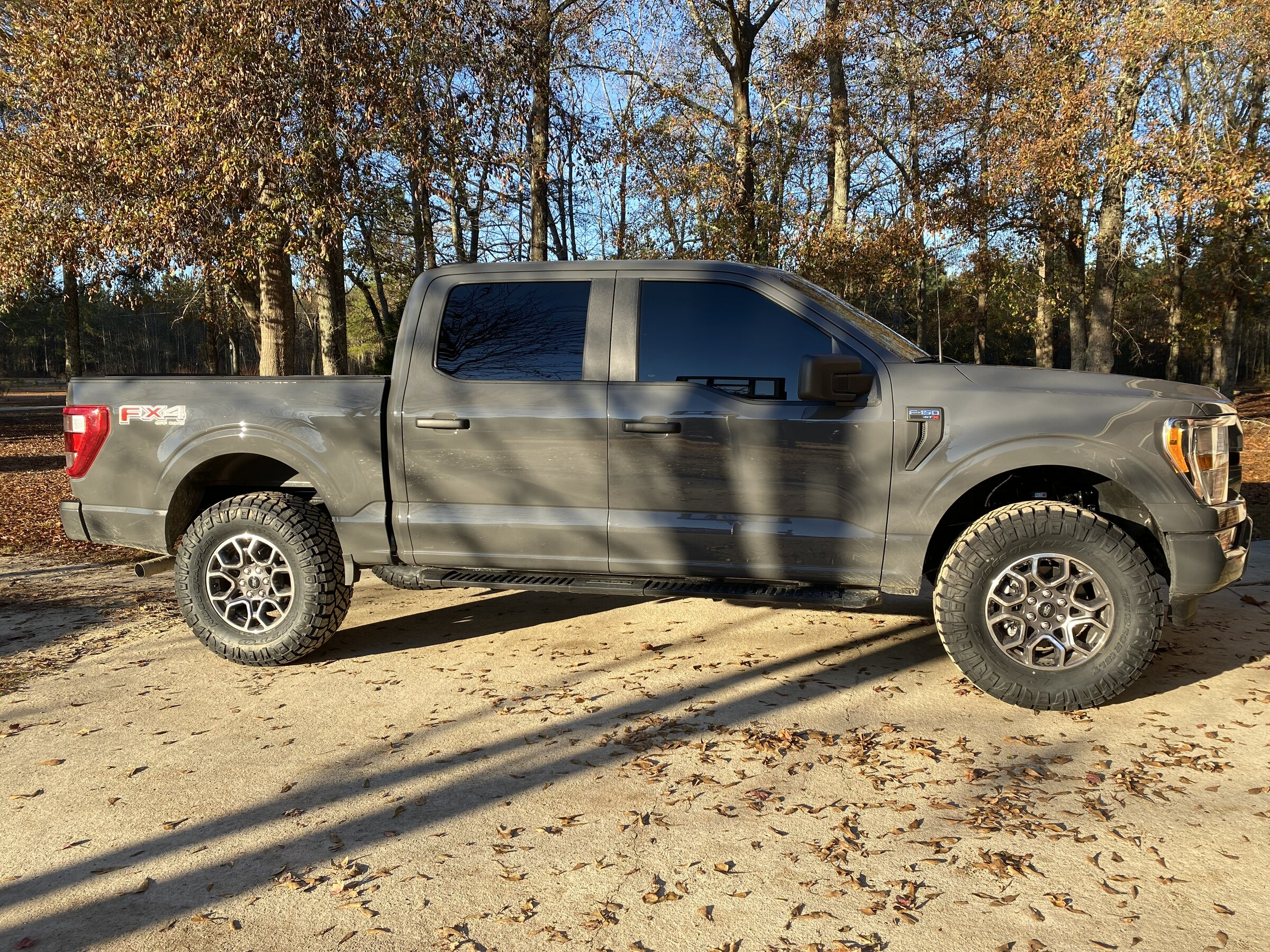 photo 5 Ford F-150 custom wheels   18x, ET , tire size 35X12.5 R18. x ET 