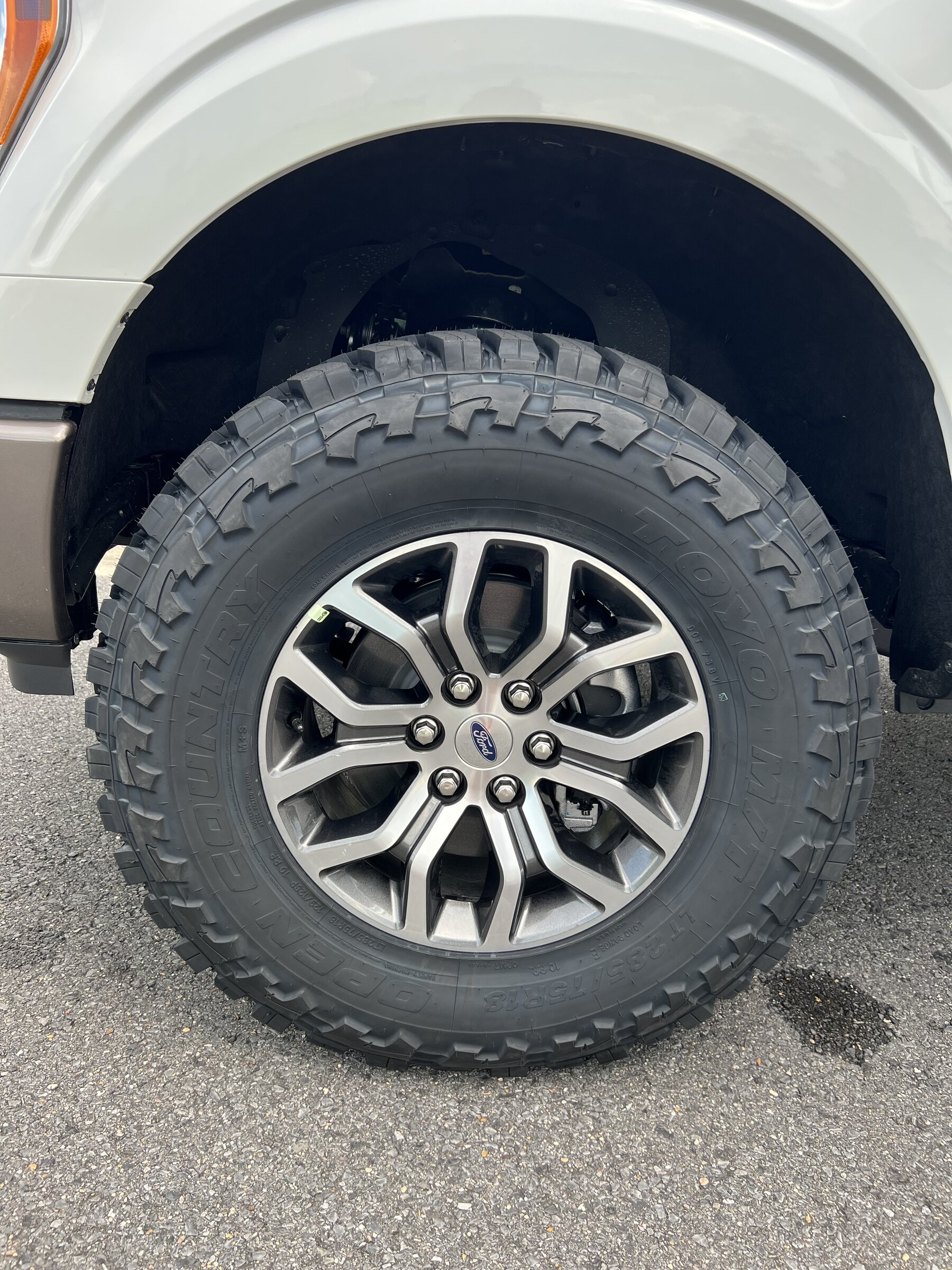 photo 3 Ford F-150 custom wheels   18x, ET , tire size 35X11.5 R18. x ET 