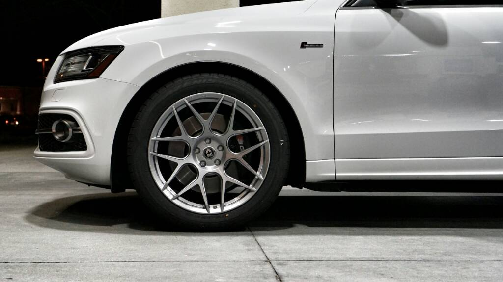 photo 3 Audi SQ5 custom wheels 20x10.5, ET +35, tire size 295/40 R20. x ET