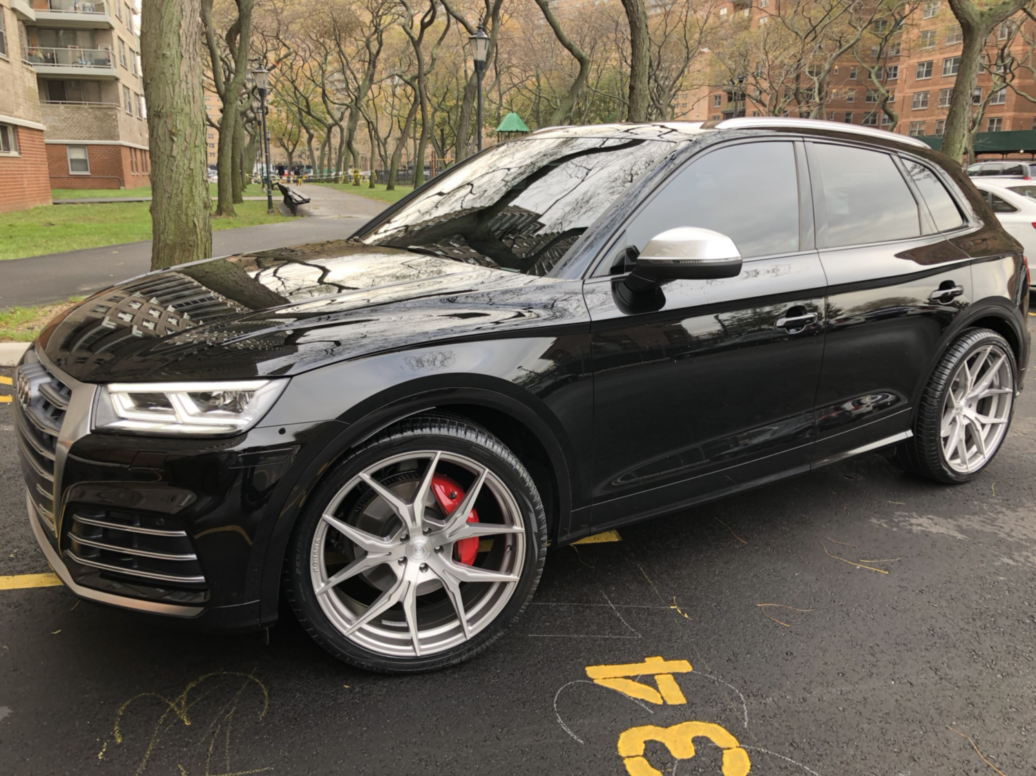 photo 2 Audi SQ5 custom wheels 22x9.0, ET , tire size 265/35 R22. 22x10.5 ET 295/30 R22