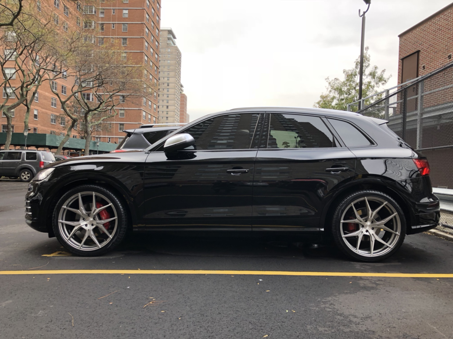 photo 3 Audi SQ5 custom wheels 22x9.0, ET , tire size 265/35 R22. 22x10.5 ET 295/30 R22