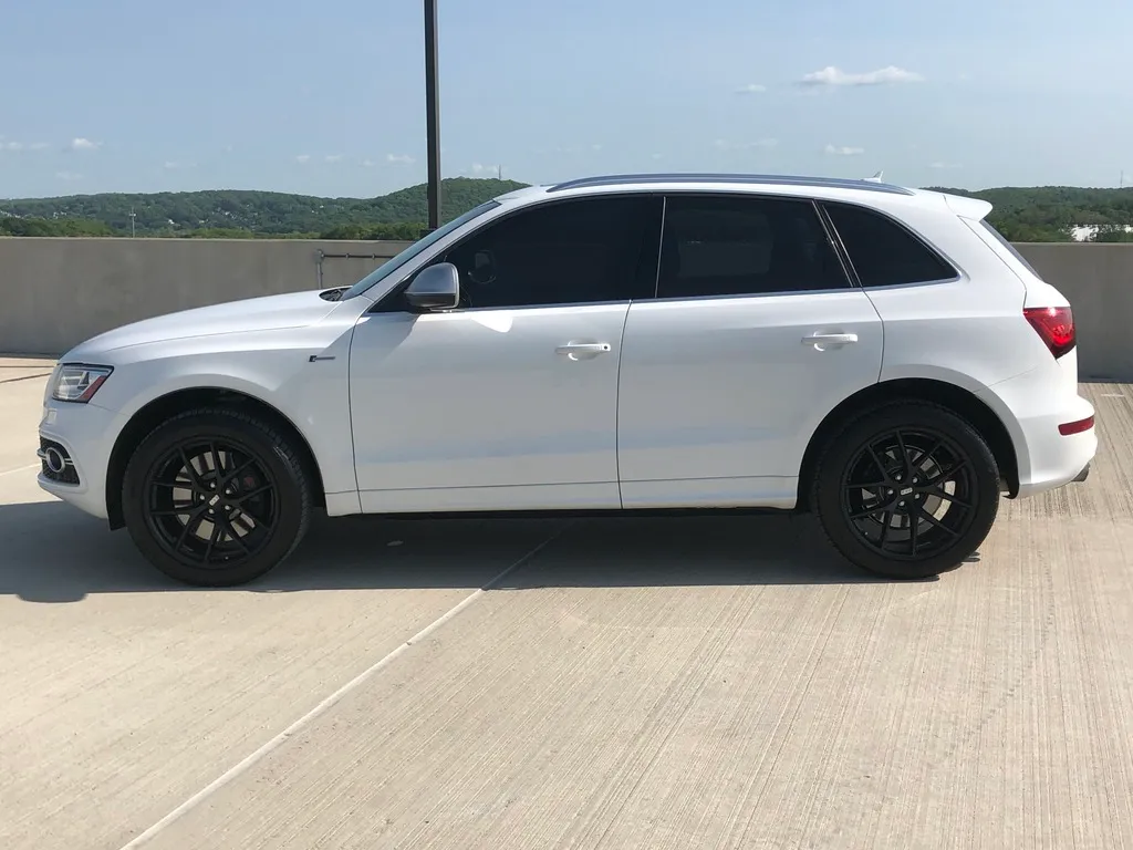 photo 6 Audi SQ5 custom wheels 20x10.0, ET +25, tire size 295/40 R20. x ET