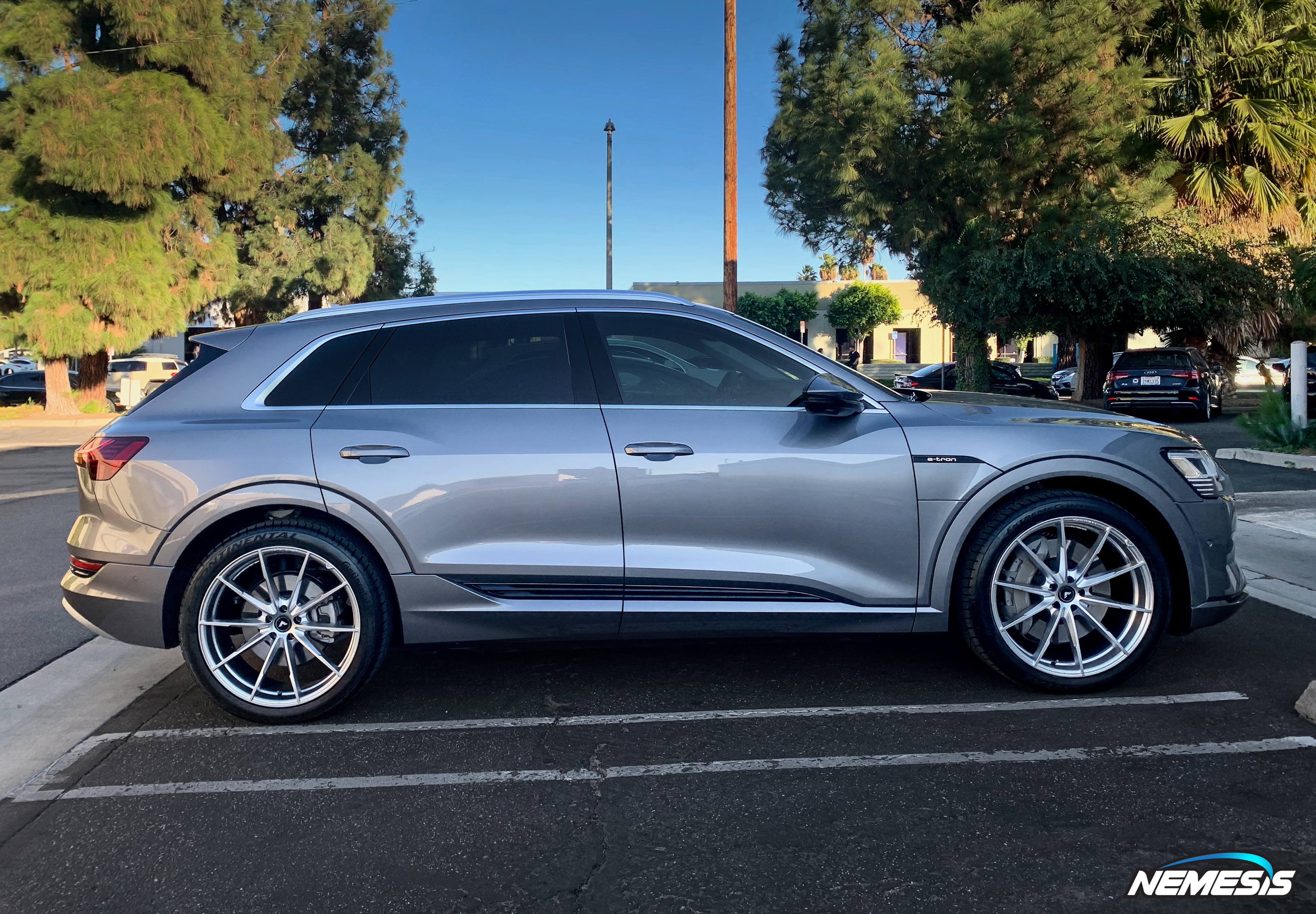 photo 1 Audi SQ5 custom wheels 22x9.0, ET +28, tire size 275/35 R22. x ET