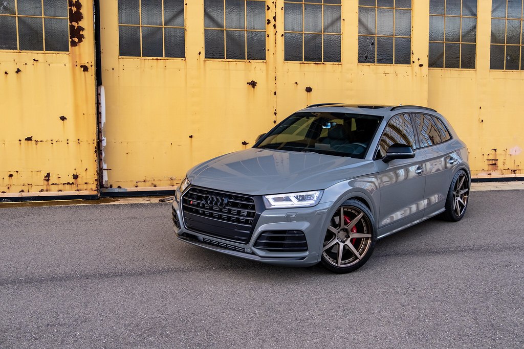 photo 1 Audi SQ5 custom wheels   21x10.0, ET +30, tire size 285/35 R21. x ET 