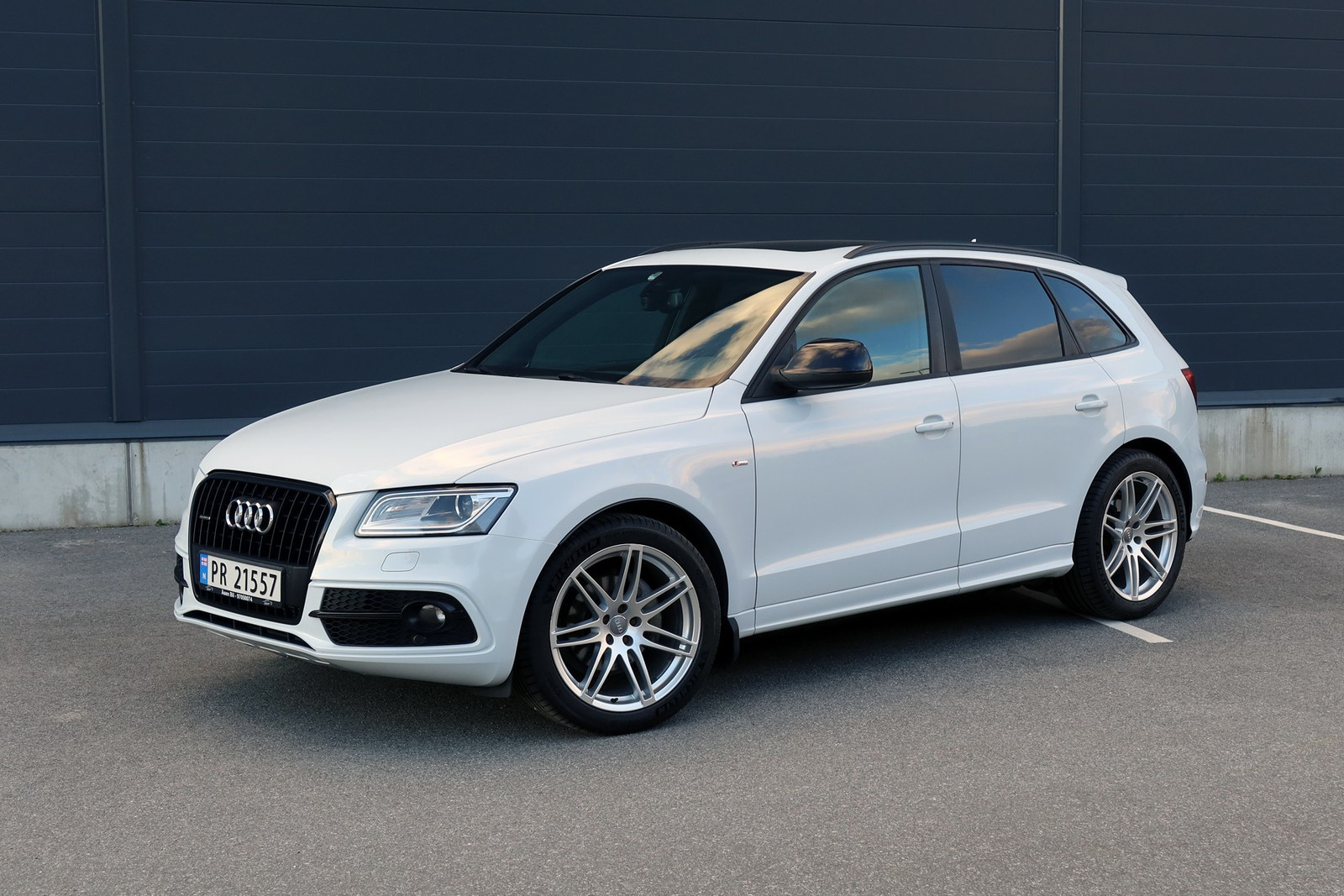 photo 2 Audi SQ5 custom wheels S5 20x9.0, ET +29, tire size 275/40 R20. x ET