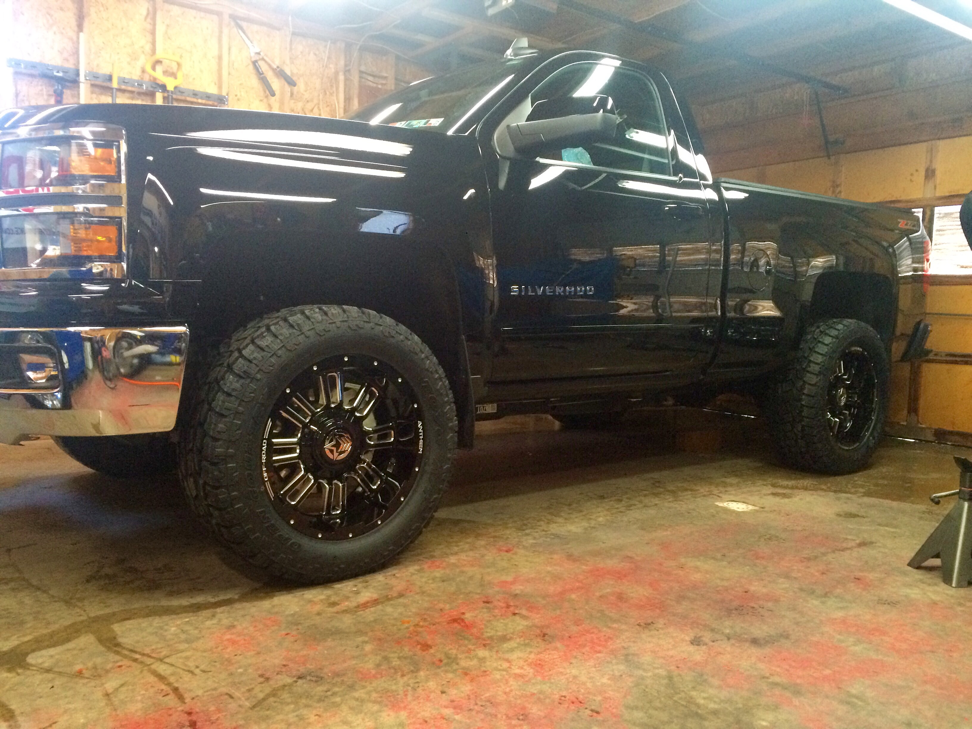 photo 1 Chevrolet Silverado 1500 custom wheels   20x9.0, ET +18, tire size 295/55 R20. x ET 