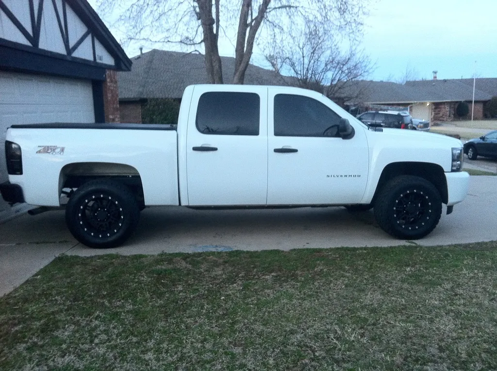 photo 1 Chevrolet Silverado 1500 custom wheels 18x9.0, ET 0, tire size 285/60 R18. x ET
