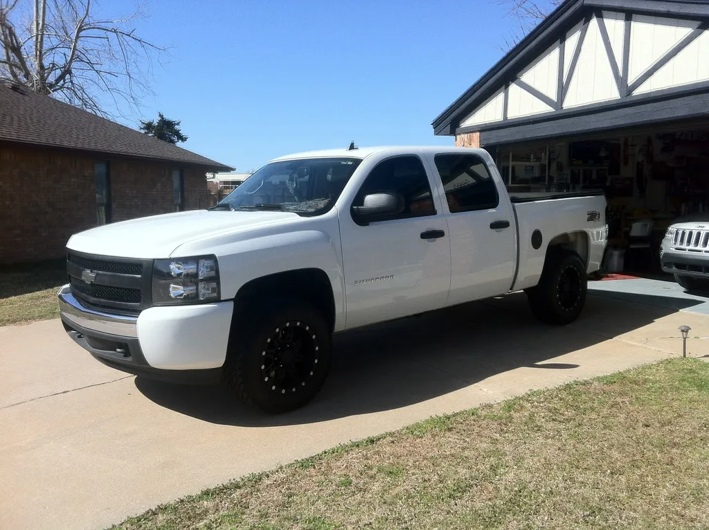 photo 3 Chevrolet Silverado 1500 custom wheels 18x9.0, ET 0, tire size 285/60 R18. x ET