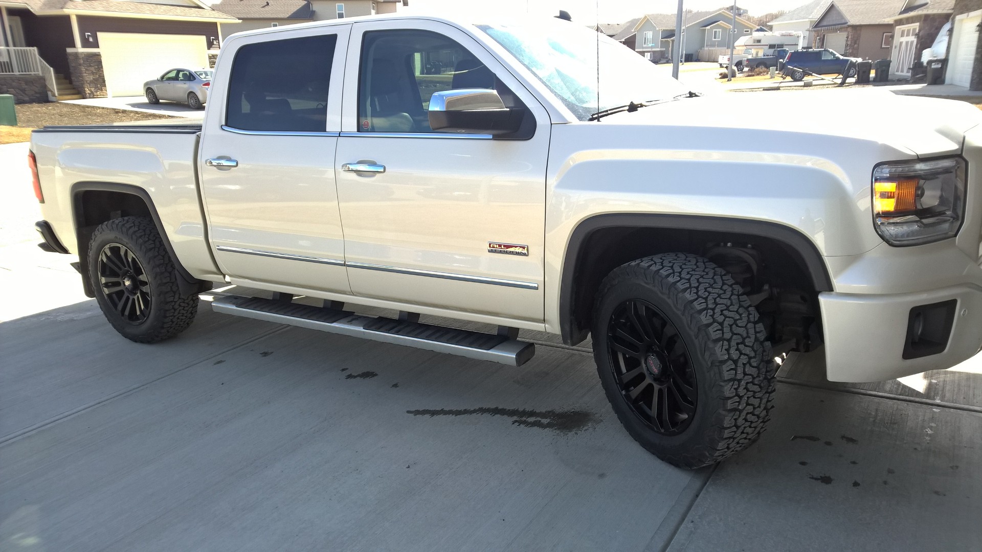 photo 2 GMC Sierra 1500 custom wheels   20x9.0, ET 0, tire size 275/60 R20. x ET 