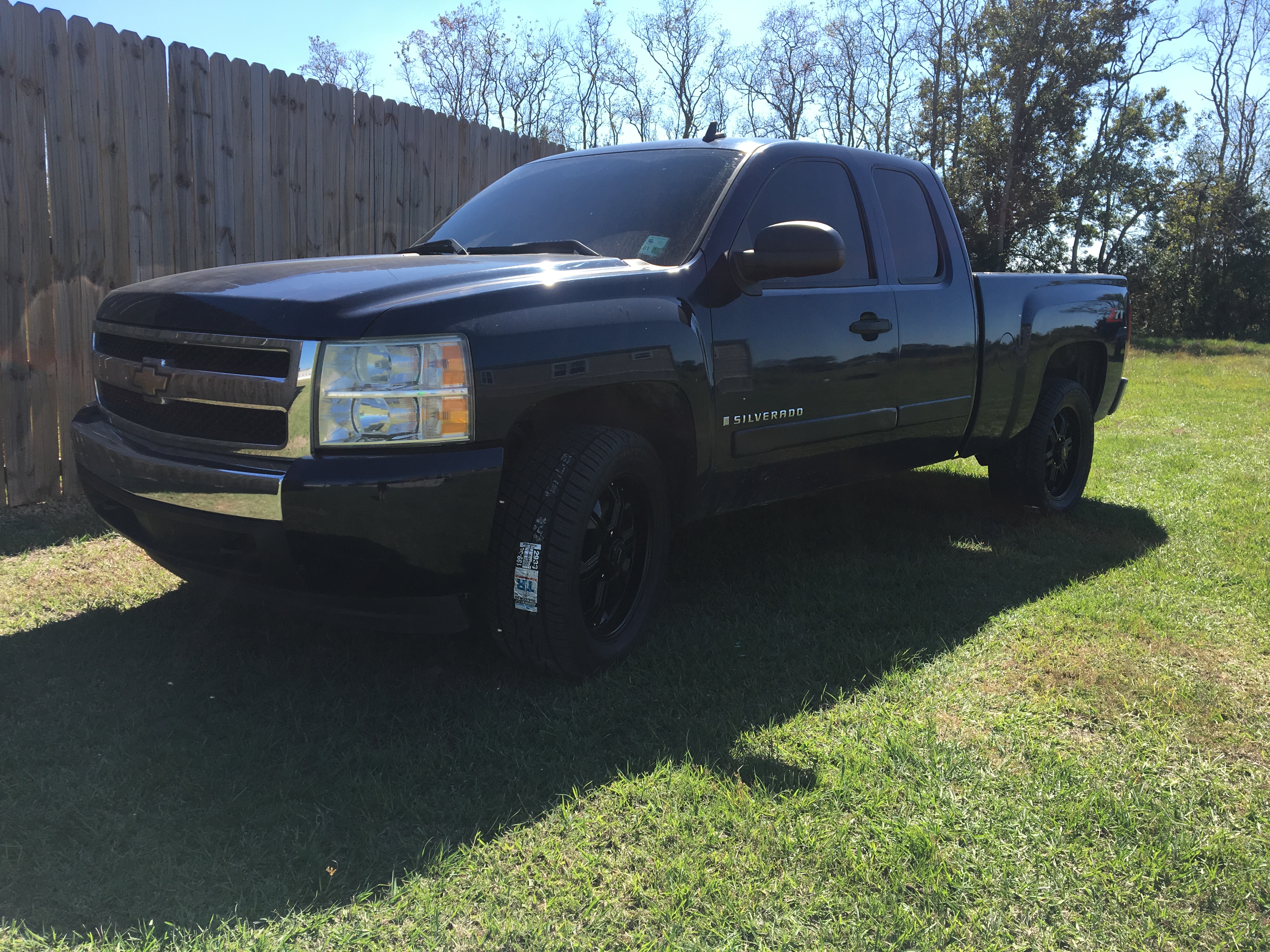 photo 1 Chevrolet Silverado 1500 custom wheels   20x8.5, ET +25, tire size 305/50 R20. x ET 
