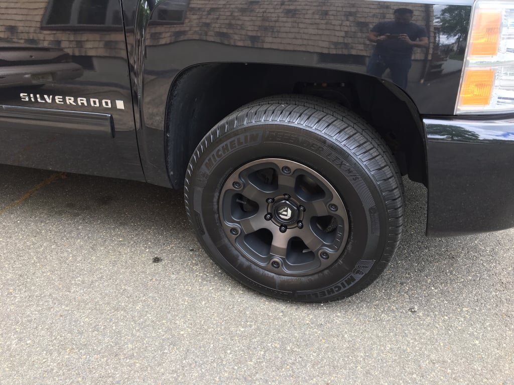 photo 2 Chevrolet Silverado 1500 custom wheels 17x9.0, ET +20, tire size 265/70 R17. x ET