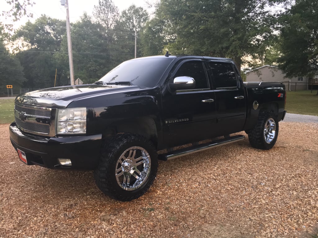 photo 1 Chevrolet Silverado 1500 custom wheels 20x10.0, ET -18, tire size 305/55 R20. x ET