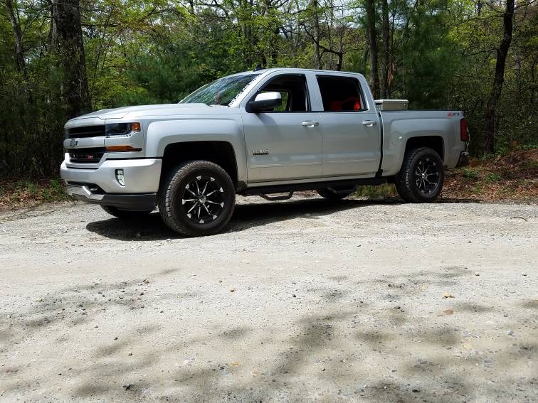 photo 1 Chevrolet Silverado 1500 custom wheels   18x9.0, ET -12, tire size 285/65 R18. x ET 