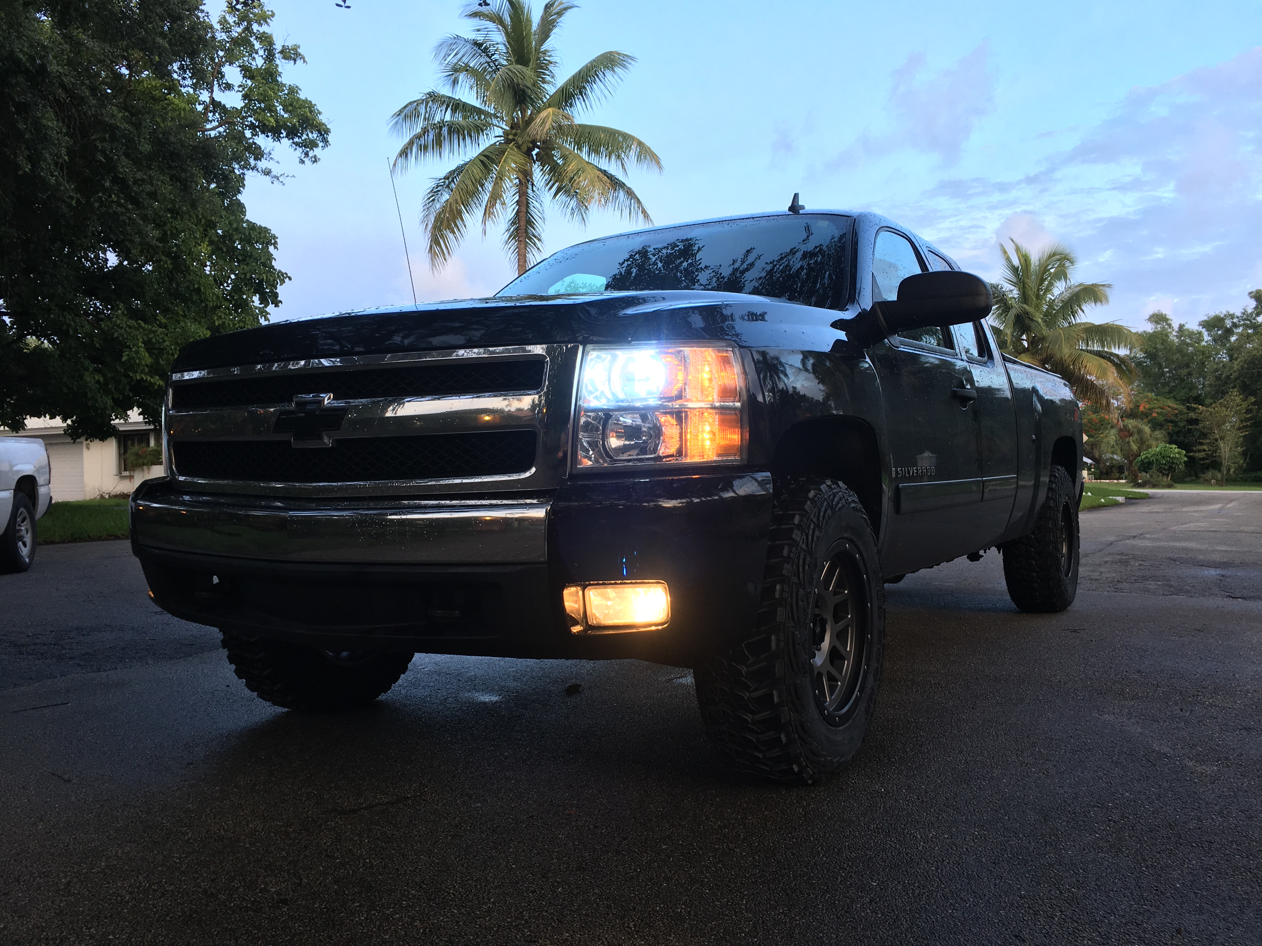 photo 2 Chevrolet Silverado 1500 custom wheels   18x9.0, ET 0, tire size 275/70 R18. x ET 