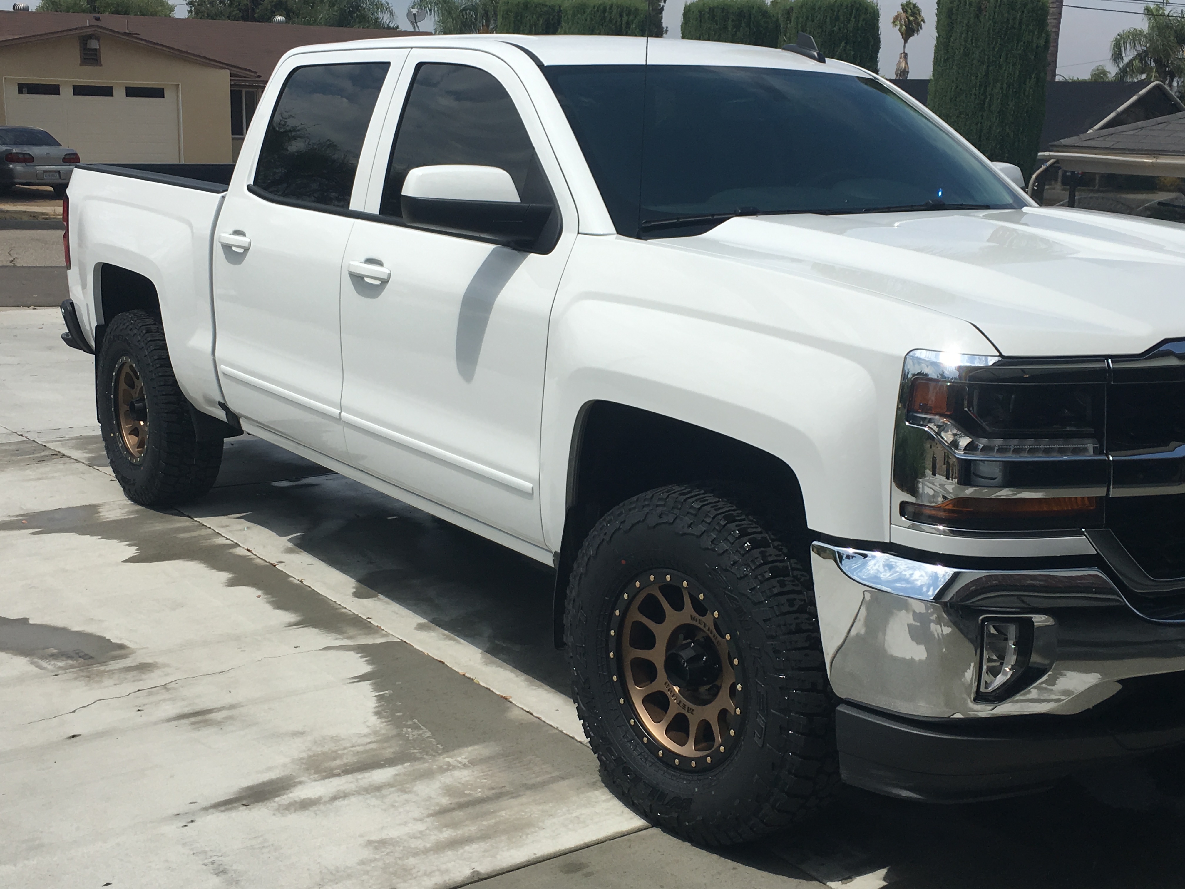 photo 1 Chevrolet Silverado 1500 custom wheels   17x8.5, ET -12, tire size 285/70 R17. x ET 