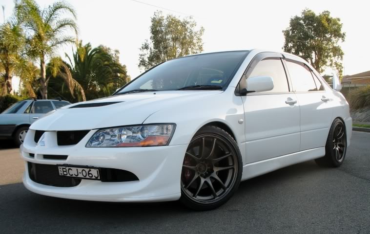 photo 1 Mitsubishi Lancer Evolution custom wheels 18x9.5, ET +20, tire size 255/35 R18. x ET