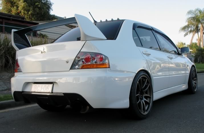 photo 2 Mitsubishi Lancer Evolution custom wheels 18x9.5, ET +20, tire size 255/35 R18. x ET