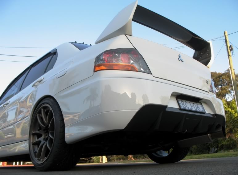 photo 4 Mitsubishi Lancer Evolution custom wheels 18x9.5, ET +20, tire size 255/35 R18. x ET