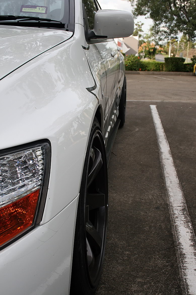 photo 5 Mitsubishi Lancer Evolution custom wheels Rota Grid Gunmetalic 18x9.5, ET +20, tire size 245/35 R18. x ET