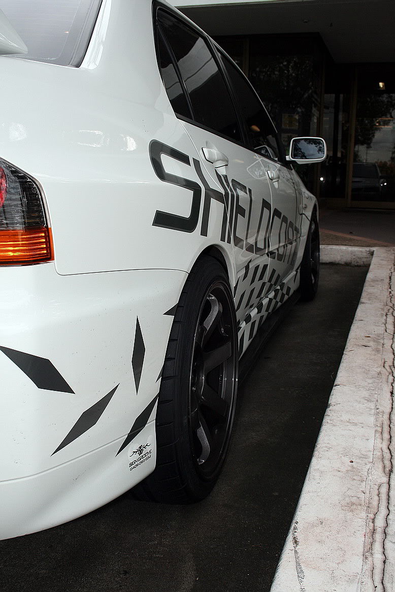 photo 6 Mitsubishi Lancer Evolution custom wheels Rota Grid Gunmetalic 18x9.5, ET +20, tire size 245/35 R18. x ET