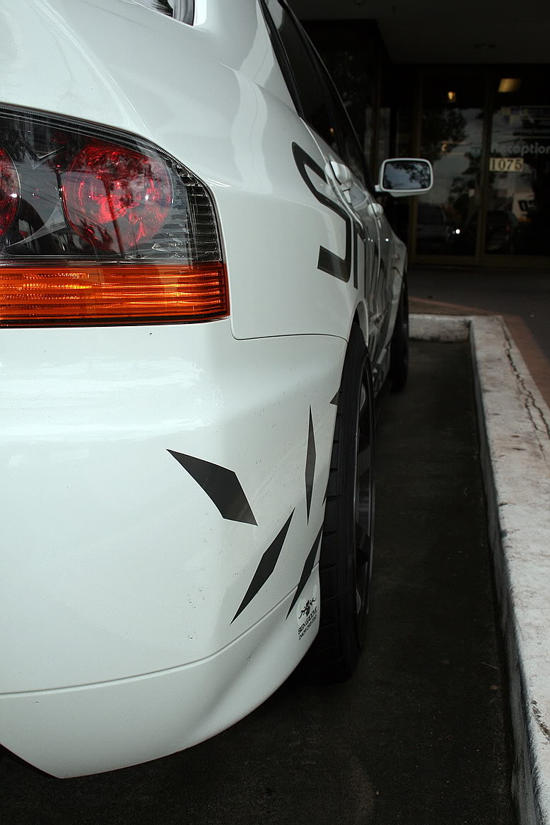 photo 8 Mitsubishi Lancer Evolution custom wheels Rota Grid Gunmetalic 18x9.5, ET +20, tire size 245/35 R18. x ET