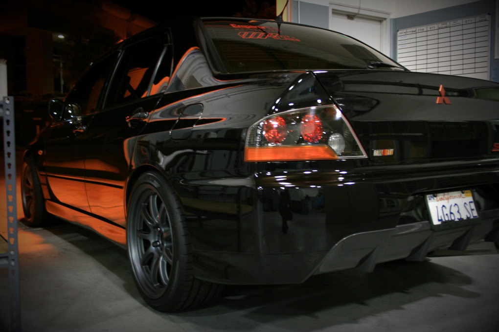 photo 6 Mitsubishi Lancer Evolution custom wheels Gram Light  57Optimise 18x9.5, ET +22, tire size 255/35 R18. x ET 