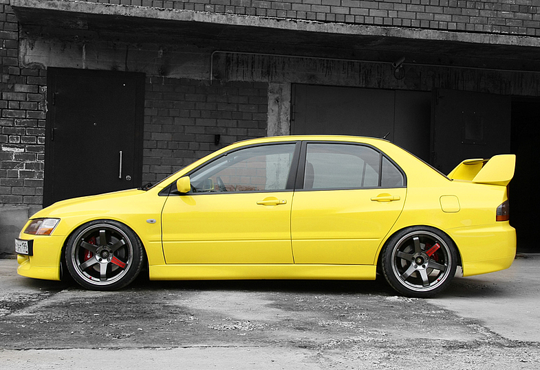 photo 4 Mitsubishi Lancer Evolution custom wheels Volk  TE37SL  18x10.5, ET +15, tire size 225/40 R18. x ET 