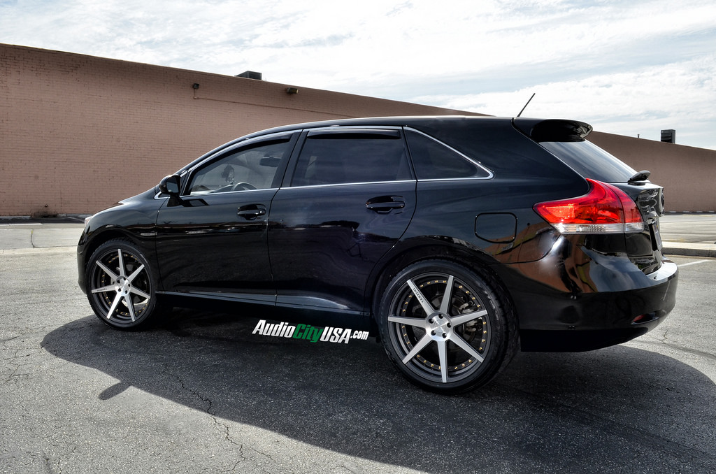 photo 3 Toyota Venza custom wheels Vertini Dynasty 22x9.0, ET , tire size 265/40 R22. x ET 