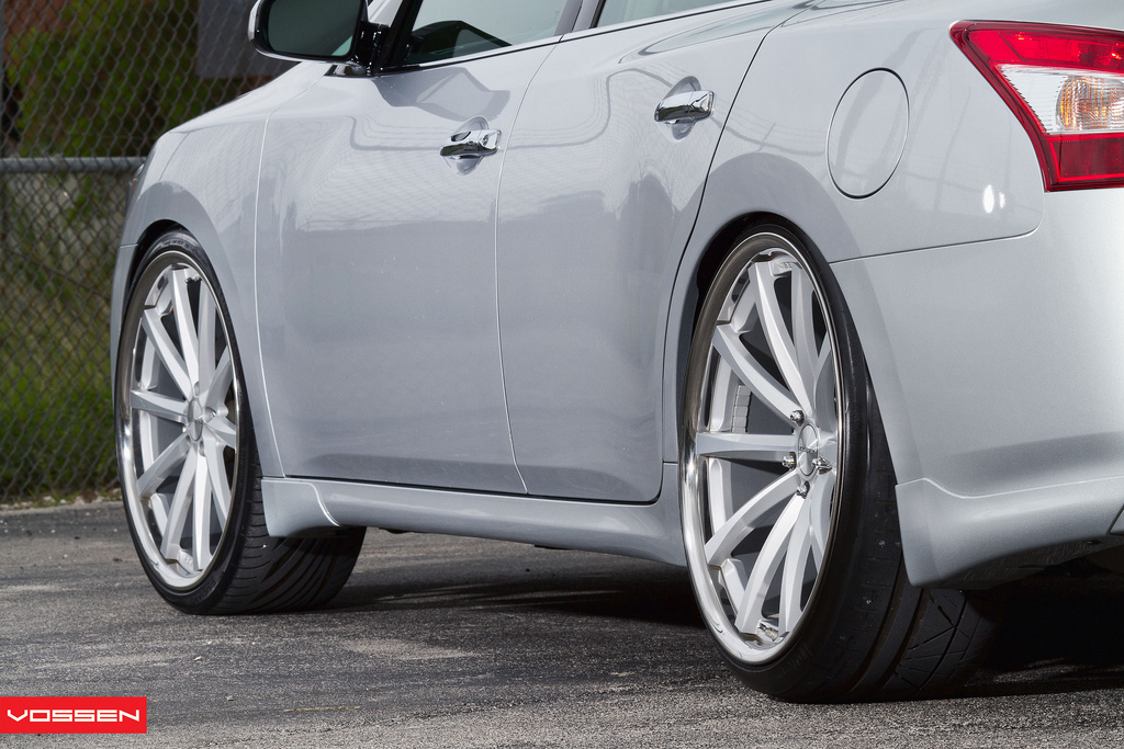 photo 1 Nissan Maxima custom wheels Vossen VVSCV1's 22x9.0, ET , tire size X R22. 22x10.5 ET 