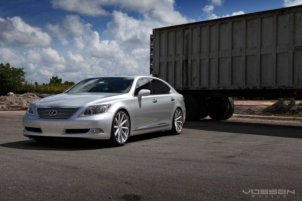photo 2 Lexus LS 460 custom wheels Vossen VVS-CV1 22x9.0, ET , tire size X R22. 22x10.5 ET 