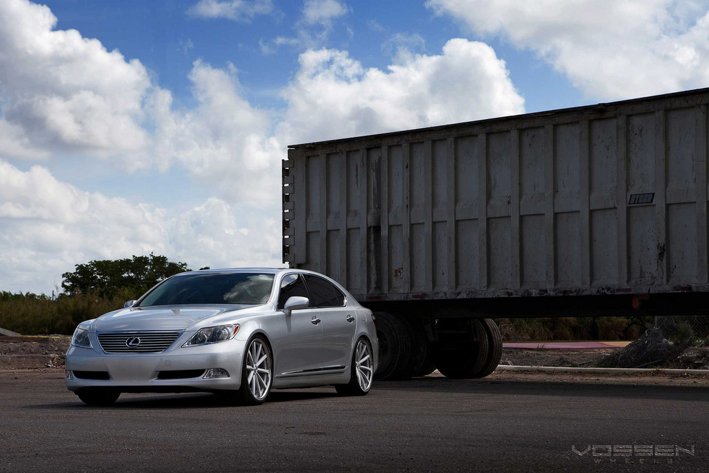 photo 3 Lexus LS 460 custom wheels Vossen VVS-CV1 22x9.0, ET , tire size X R22. 22x10.5 ET 