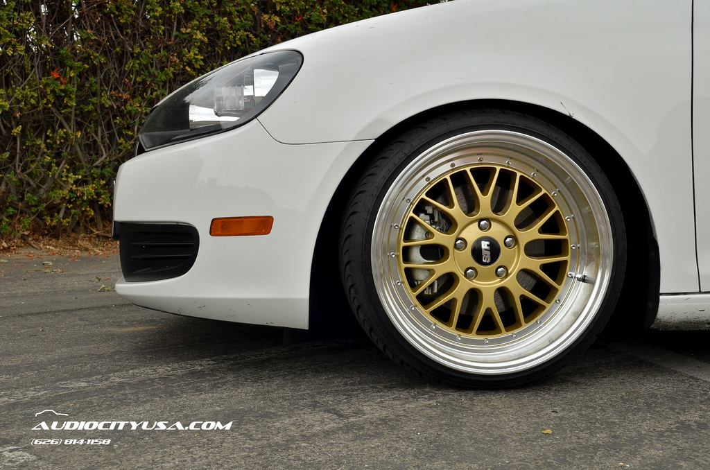 photo 8 Volkswagen Jetta SportWagen custom wheels STR 601 18x9.5, ET , tire size 215/35 R18. x ET 