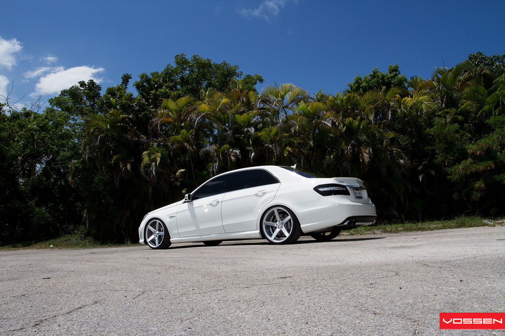 photo 2 Mercedes-Benz E-Class custom wheels Vossen CV3 20x9.0, ET , tire size X R20. 20x10.5 ET