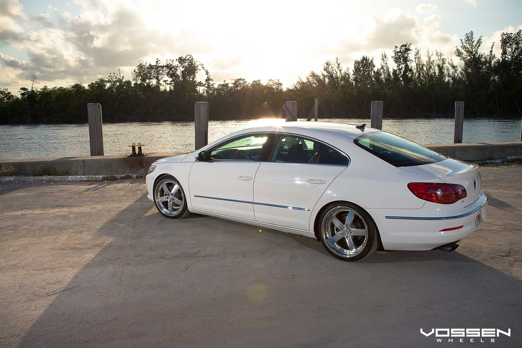 photo 8 Volkswagen CC custom wheels Vossen VVS-084 19x8.5, ET , tire size X R19. 19x10.0 ET 