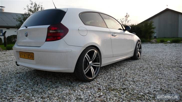 photo 2 BMW 135 custom wheels Raplica M6 m325 19x8.5, ET +35, tire size 235/35 R19. 19x8.5 ET+35 235/35 R19